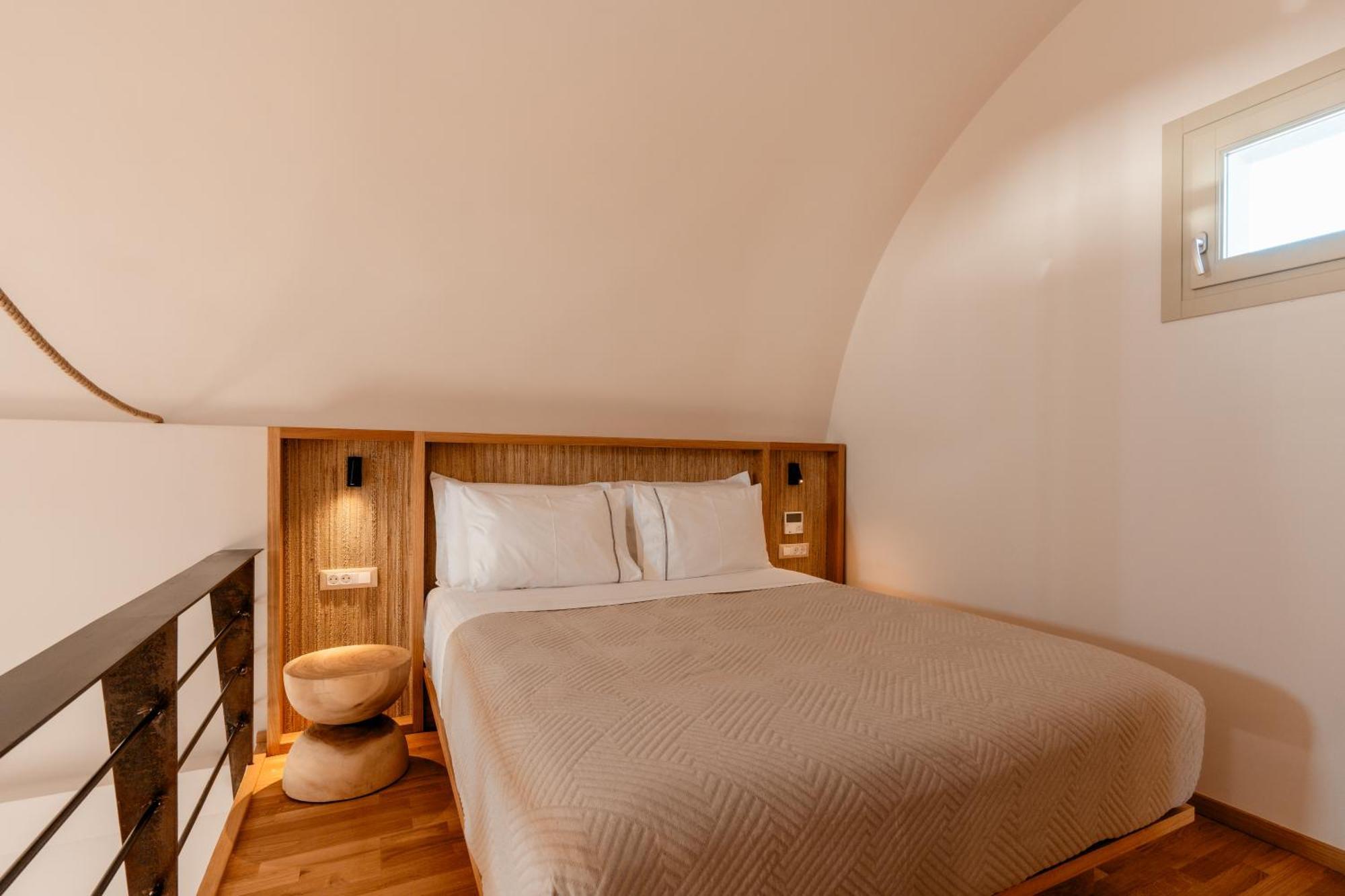 Villa Halo Santorini - Living Experience à Karterados  Extérieur photo